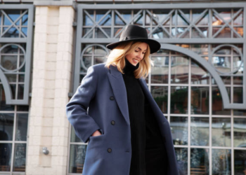 Discover the Elegance of Elisabetta Franchi and Her Iconic Bags